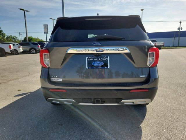 Certified 2020 Ford Explorer XLT w/ Equipment Group 202A AWD/4WD image 3