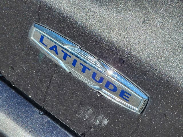 Used 2018 Jeep Compass Latitude w/ Cold Weather Group image 19