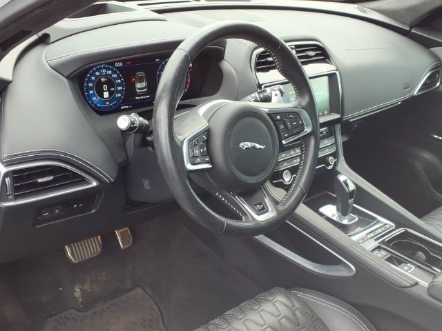 Used 2020 Jaguar F-PACE SVR AWD/4WD image 22