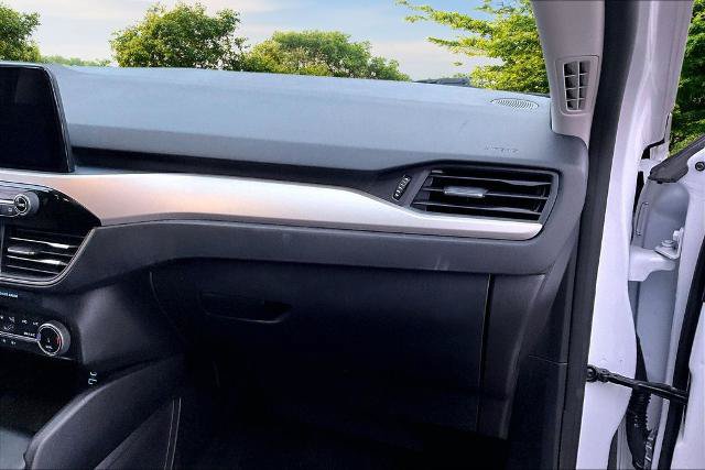 Certified 2022 Ford Escape SE AWD/4WD image 16
