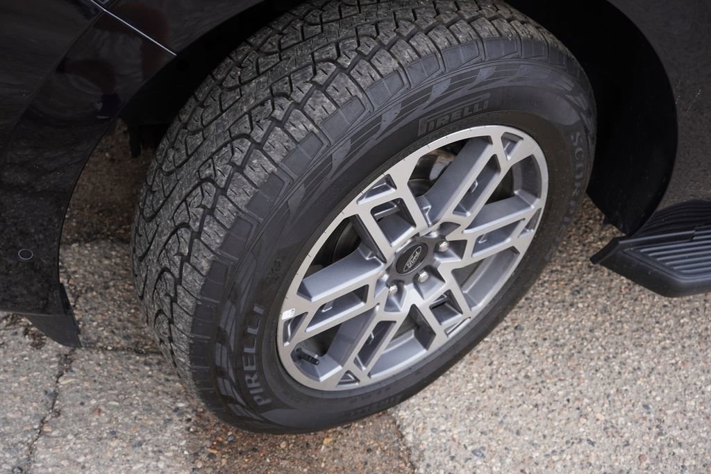 Certified 2025 Ford Expedition Active AWD/4WD image 13