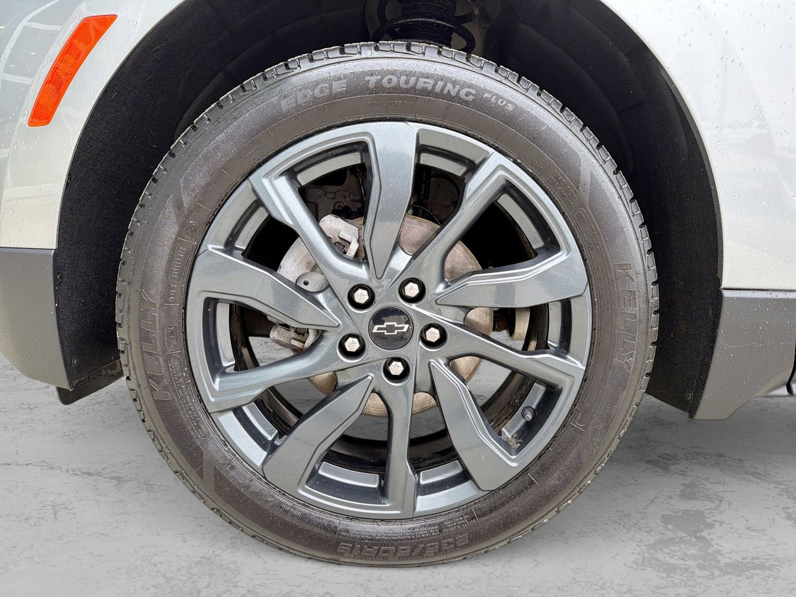 Used 2023 Chevrolet Equinox RS w/ LPO, Floor Liner Package AWD/4WD image 16