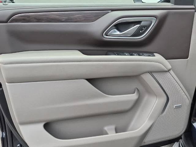 Used 2022 Chevrolet Tahoe LT w/ Luxury Package AWD/4WD image 11