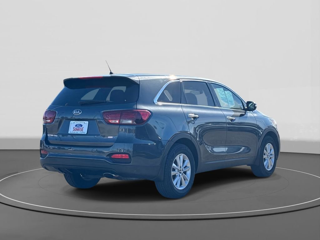 Used 2020 Kia Sorento LX image 4