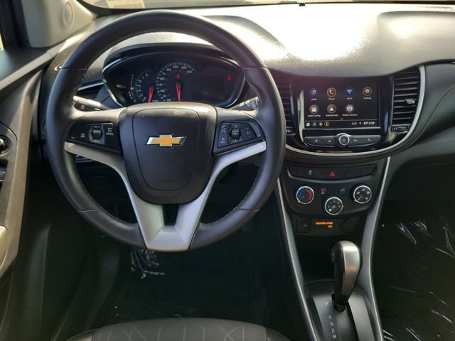 Used 2021 Chevrolet Trax LT w/ LT Convenience Package image 9