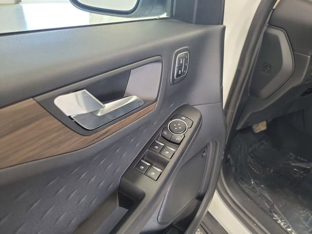 Certified 2020 Ford Escape Titanium AWD/4WD image 7