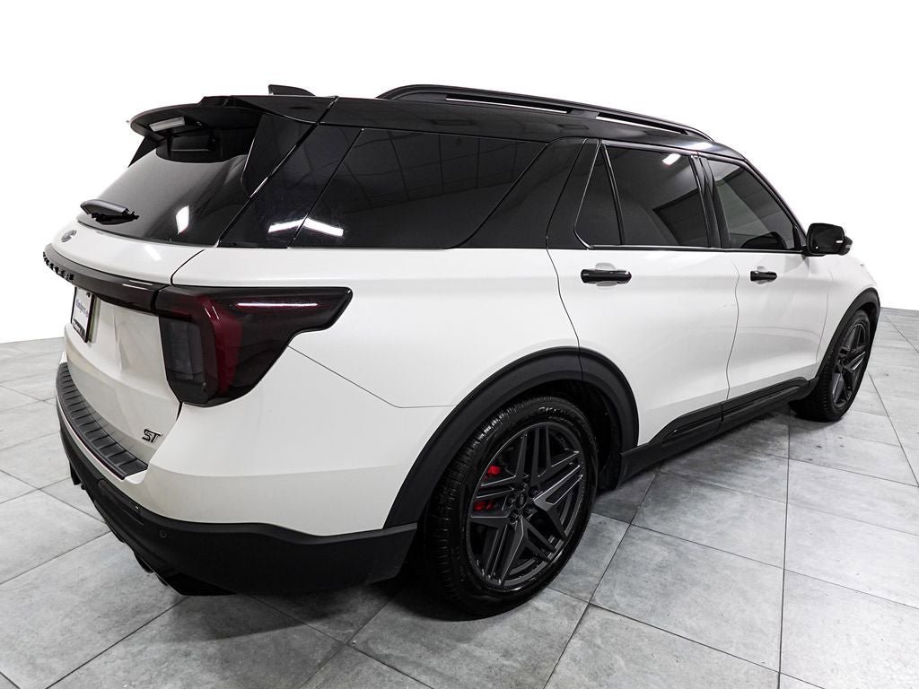 Certified 2025 Ford Explorer ST AWD/4WD image 7