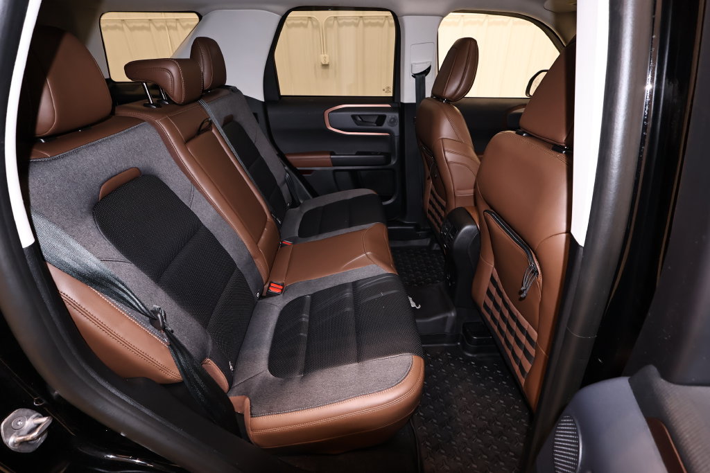 Certified 2022 Ford Bronco Sport Outer Banks w/ Tech Package AWD/4WD image 18