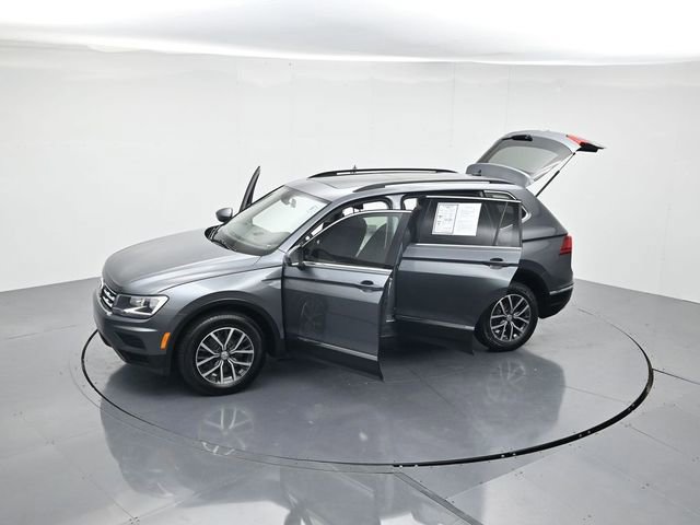Used 2020 Volkswagen Tiguan SE w/ Panoramic Sunroof Package image 48