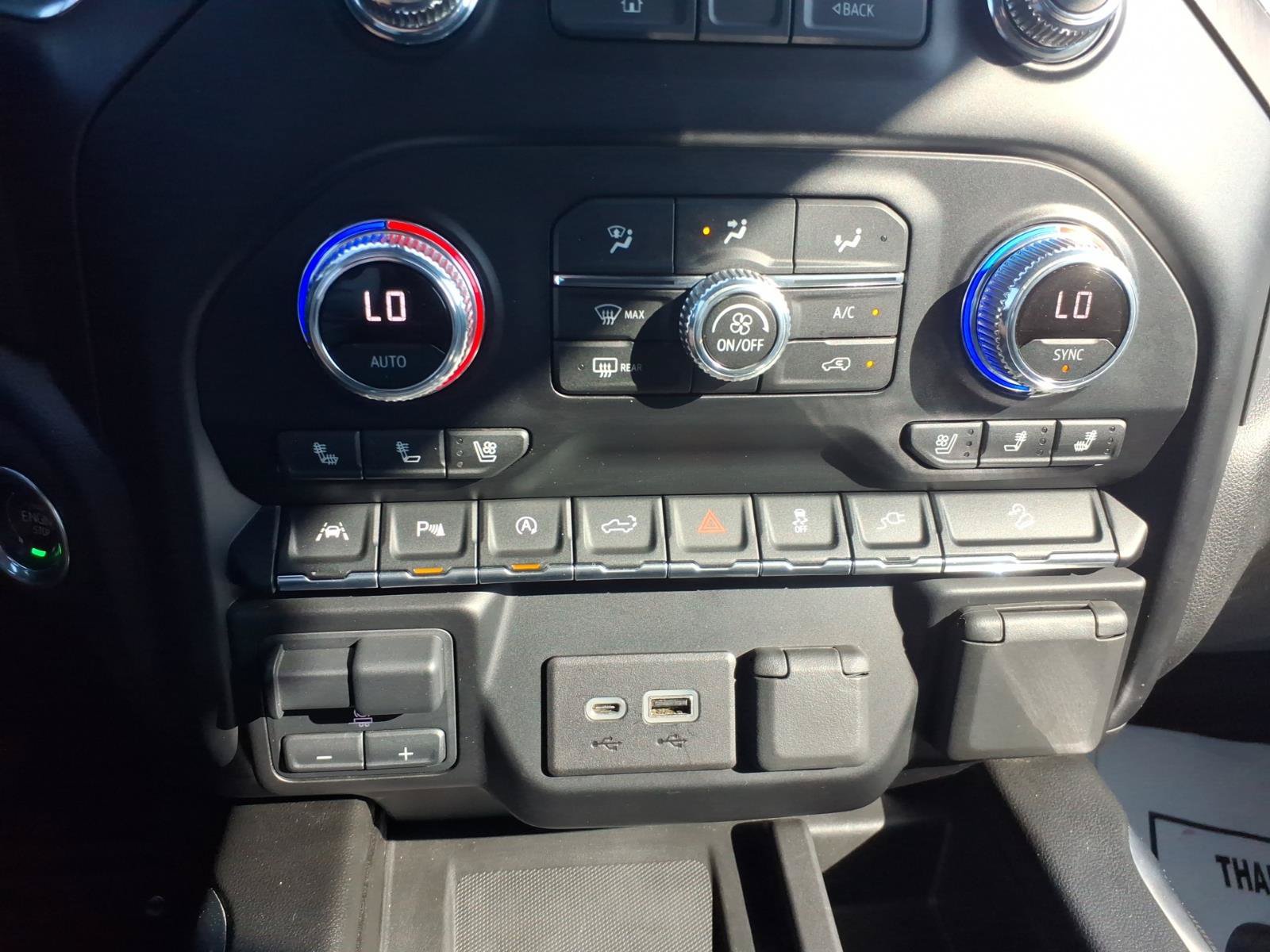 Used 2021 GMC Sierra 1500 AT4 w/ AT4 Premium Package AWD/4WD image 23