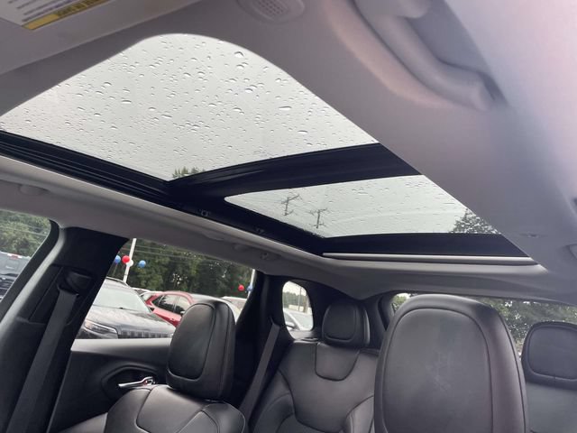 Used 2021 Jeep Cherokee Latitude Plus w/ Sun & Sound Group FWD image 18
