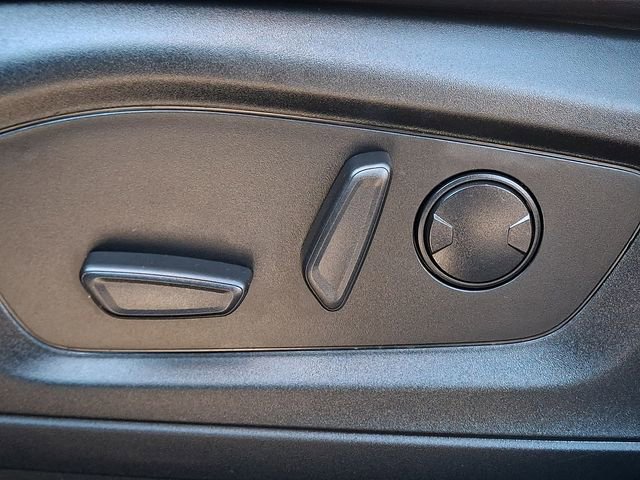 Certified 2022 Ford Explorer XLT w/ Equipment Group 202A image 28