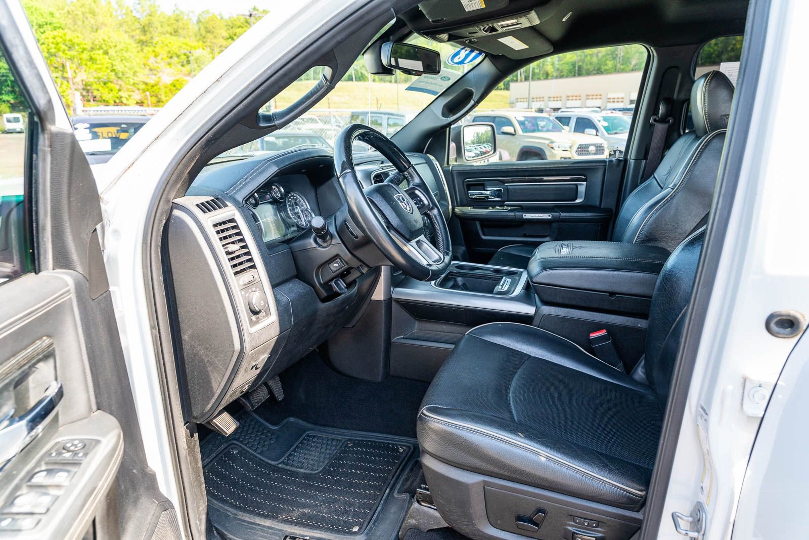 Used 2018 RAM 2500 Limited AWD/4WD image 26