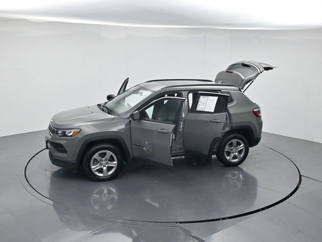 Used 2024 Jeep Compass Latitude AWD/4WD image 48