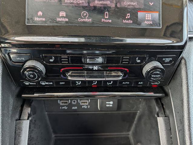 Used 2023 Jeep Grand Cherokee Laredo AWD/4WD image 19