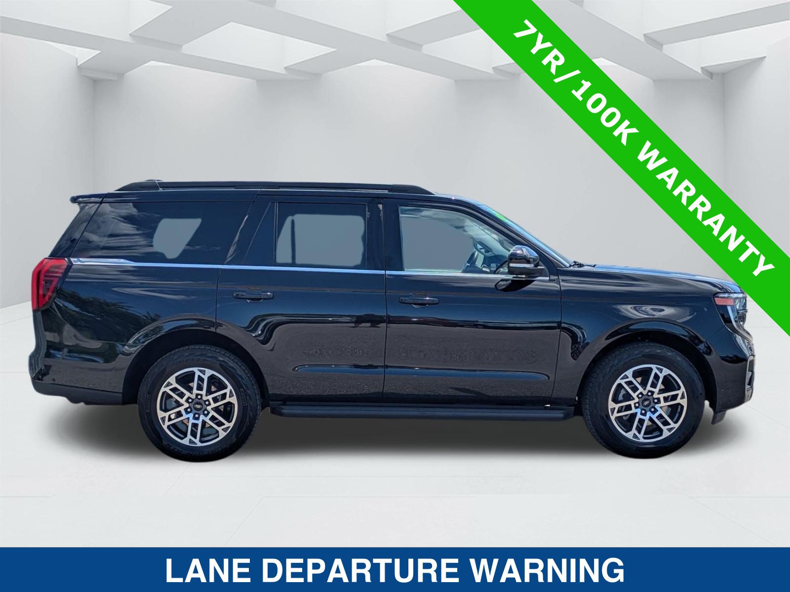 Certified 2025 Ford Expedition Active AWD/4WD image 4