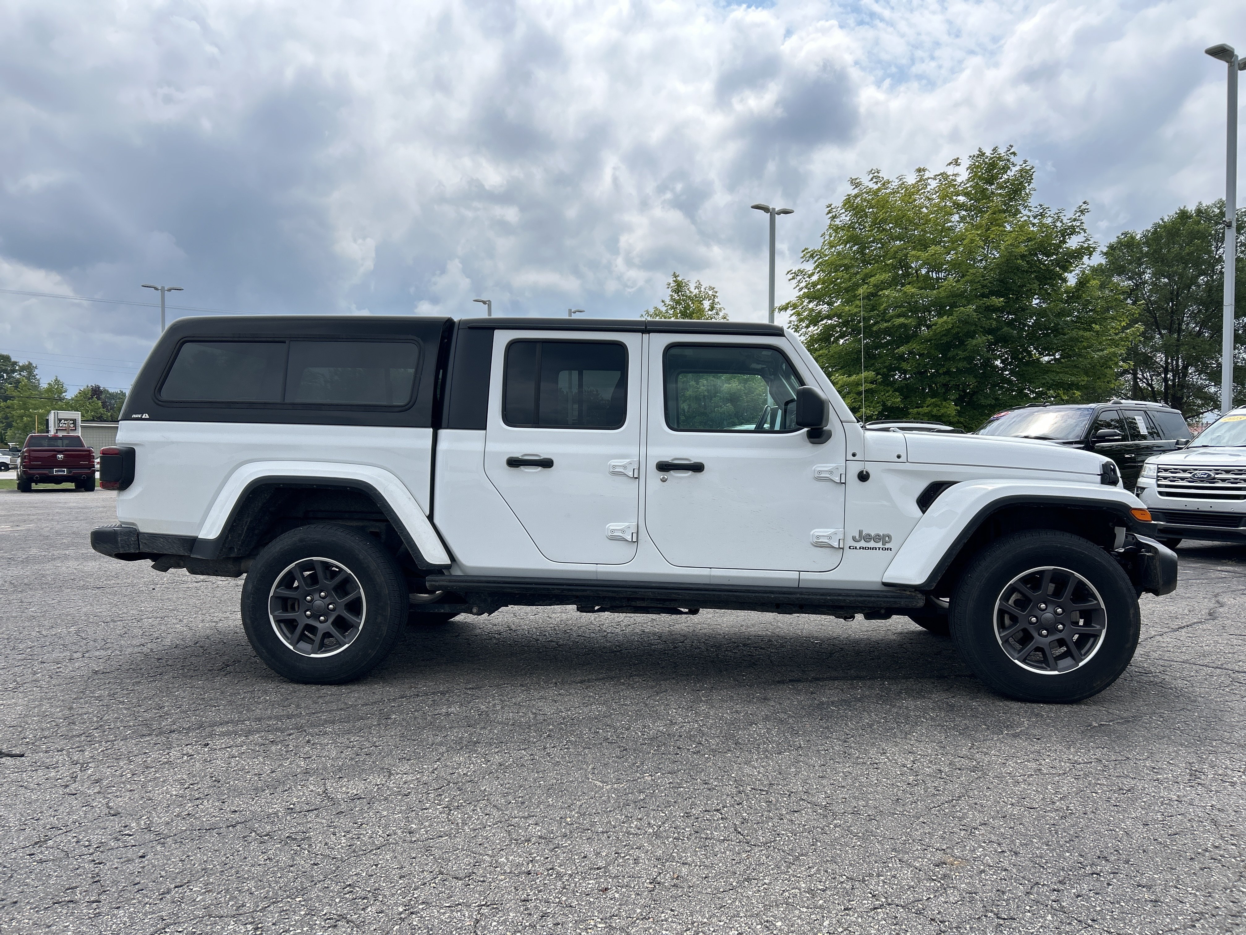 Used 2022 Jeep Gladiator Overland w/ Popular Equipment Package AWD/4WD image 3