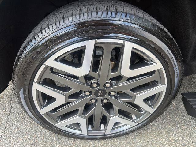 Certified 2025 Ford Expedition Platinum w/ Platinum Ultimate Package AWD/4WD image 22