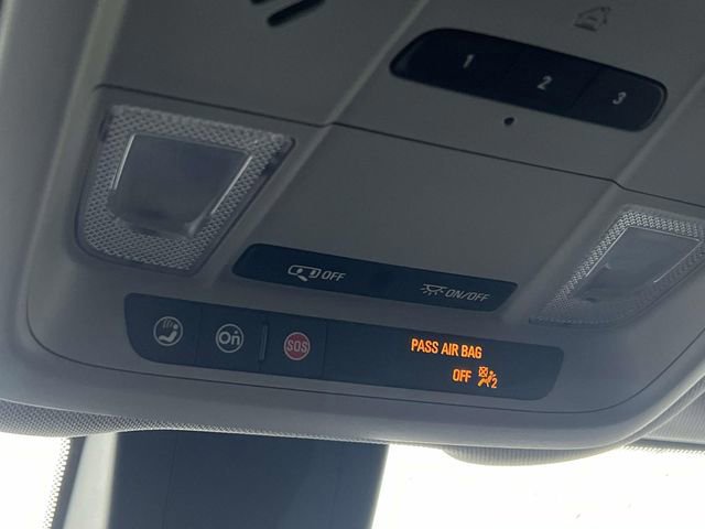 Used 2020 Chevrolet Equinox LT w/ Driver Convenience Package image 31