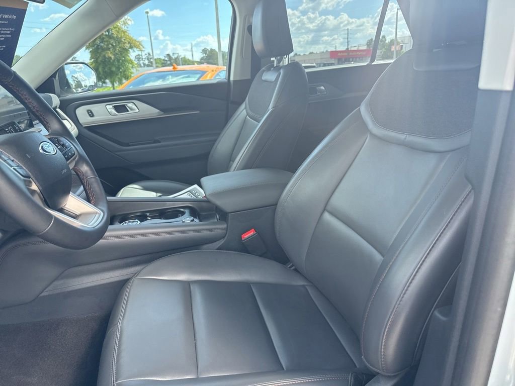Certified 2026 Ford Explorer Active w/ Active Comfort Package RWD image 9
