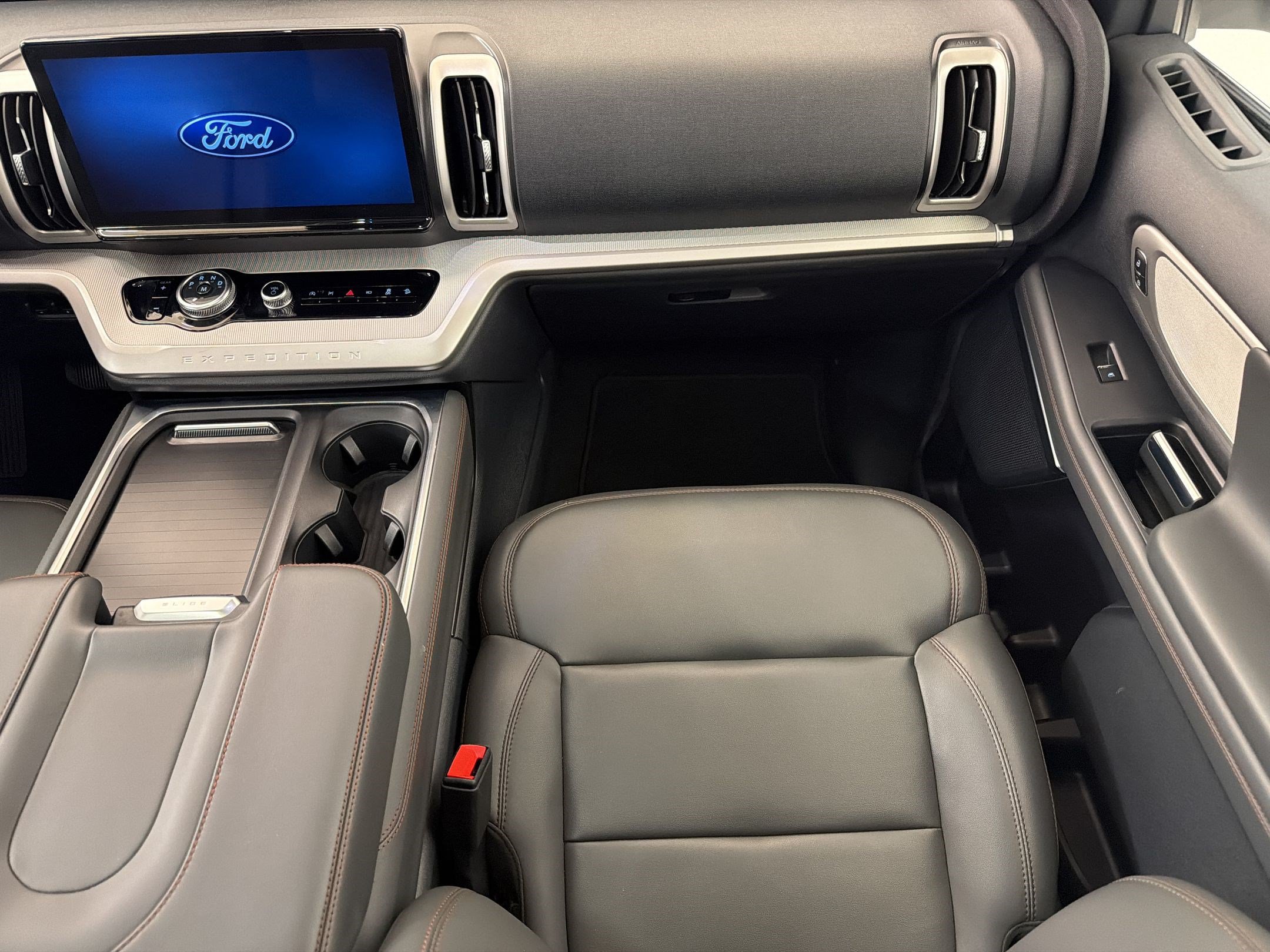 Certified 2025 Ford Expedition Active AWD/4WD image 28