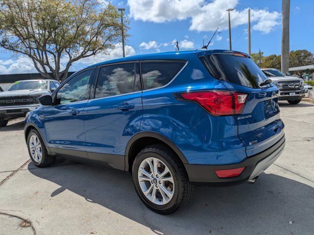 Certified 2019 Ford Escape SE image 2