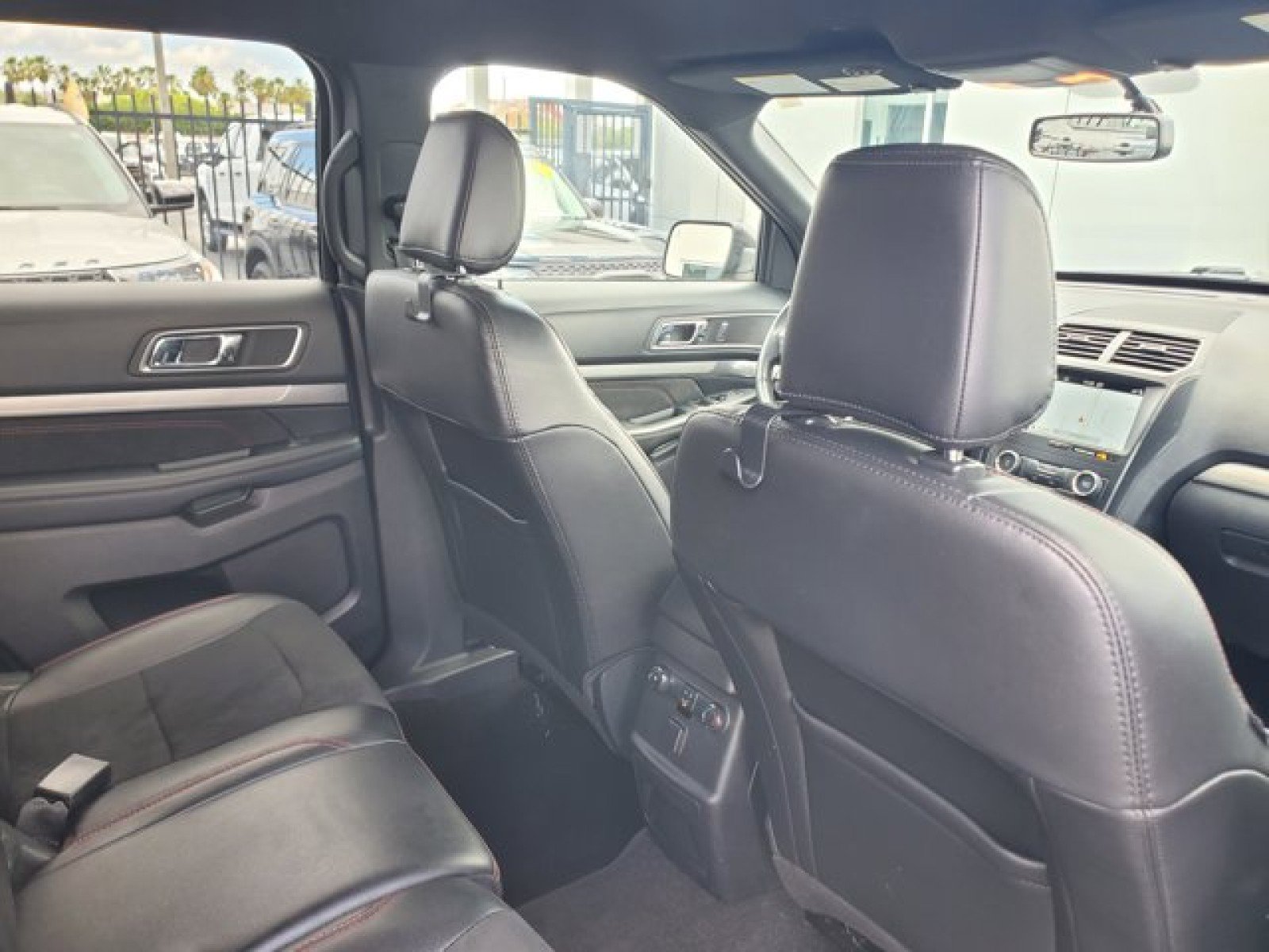 Certified 2019 Ford Explorer XLT w/ Equipment Group 202A FWD image 29