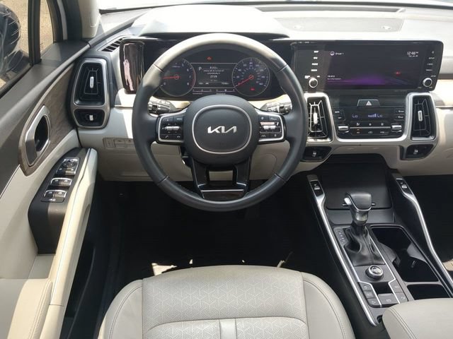 Used 2022 Kia Sorento EX w/ Panoramic Sunroof Package FWD image 18