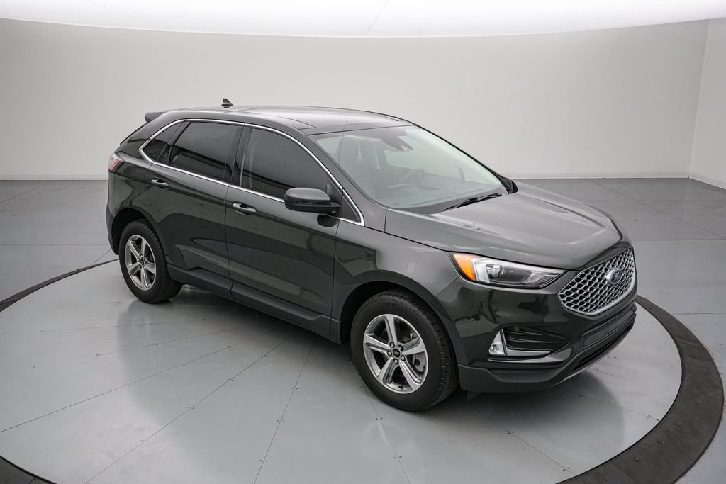 Certified 2024 Ford Edge SEL w/ Convenience Package AWD/4WD image 2