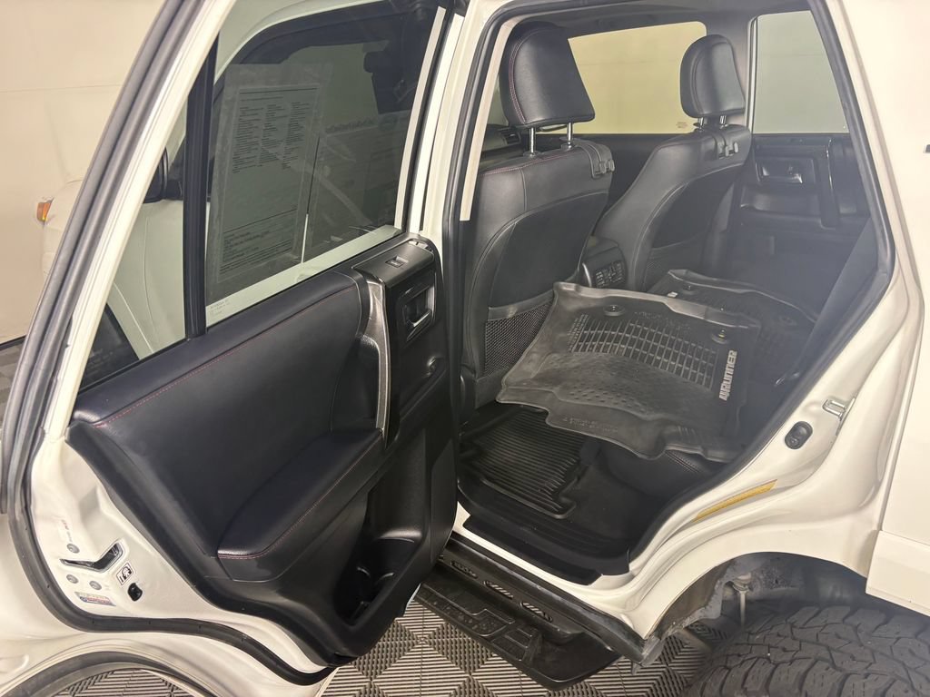 Used 2020 Toyota 4Runner TRD Off-Road Premium w/ Moonroof Package AWD/4WD image 29