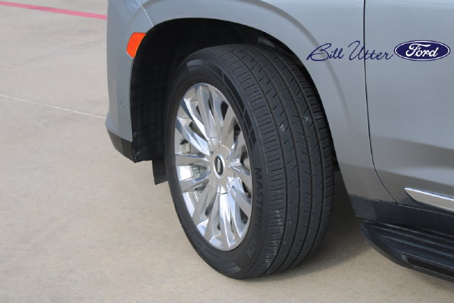 Used 2024 Cadillac Escalade Premium Luxury w/ LPO, Floor Liner Package AWD/4WD image 9