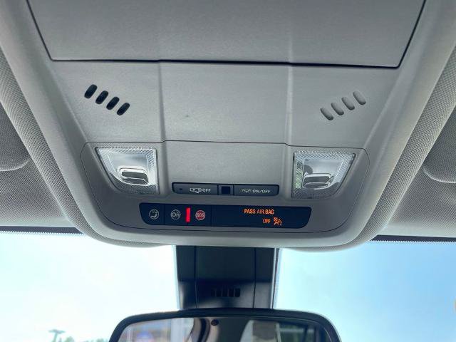 Used 2024 GMC Terrain SLE AWD/4WD image 18