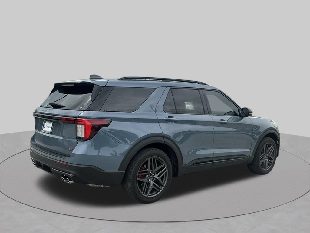 Certified 2025 Ford Explorer ST RWD image 12