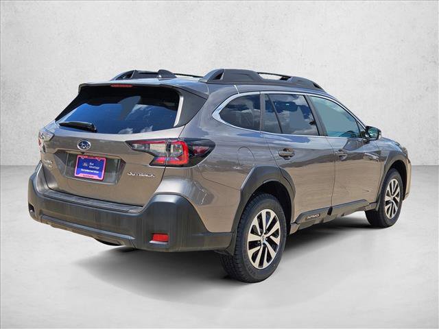 Used 2023 Subaru Outback Premium AWD/4WD image 5
