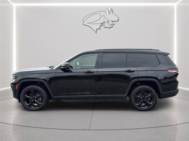 Used 2023 Jeep Grand Cherokee L Laredo AWD/4WD image 2