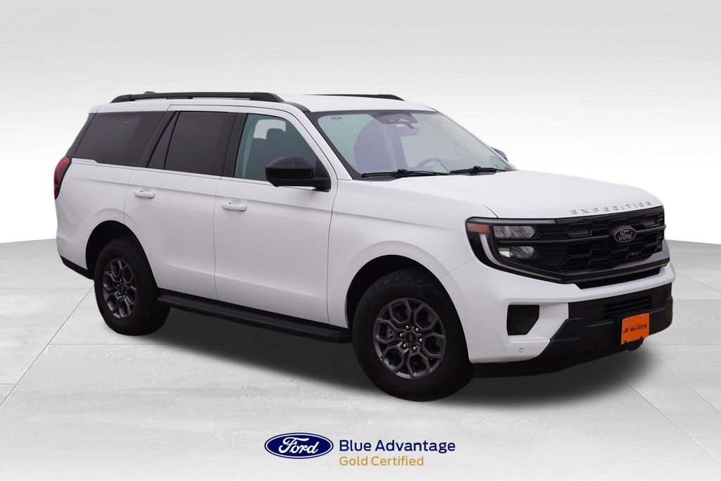 Certified 2025 Ford Expedition Active AWD/4WD image 1