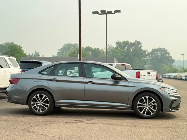Used 2025 Volkswagen Jetta Sport FWD image 30