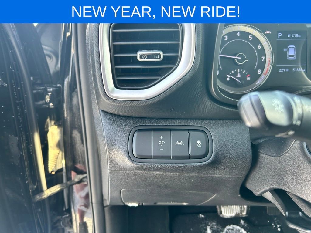 Used 2020 Hyundai Venue SEL image 13