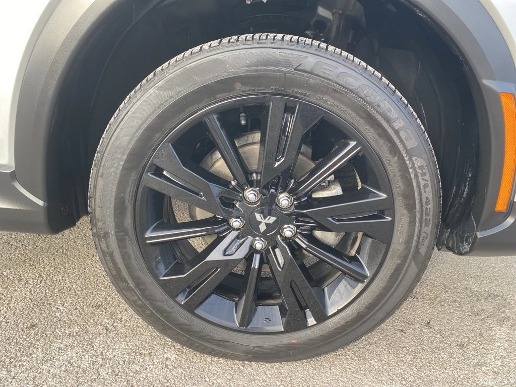Used 2024 Mitsubishi Eclipse Cross LE image 9
