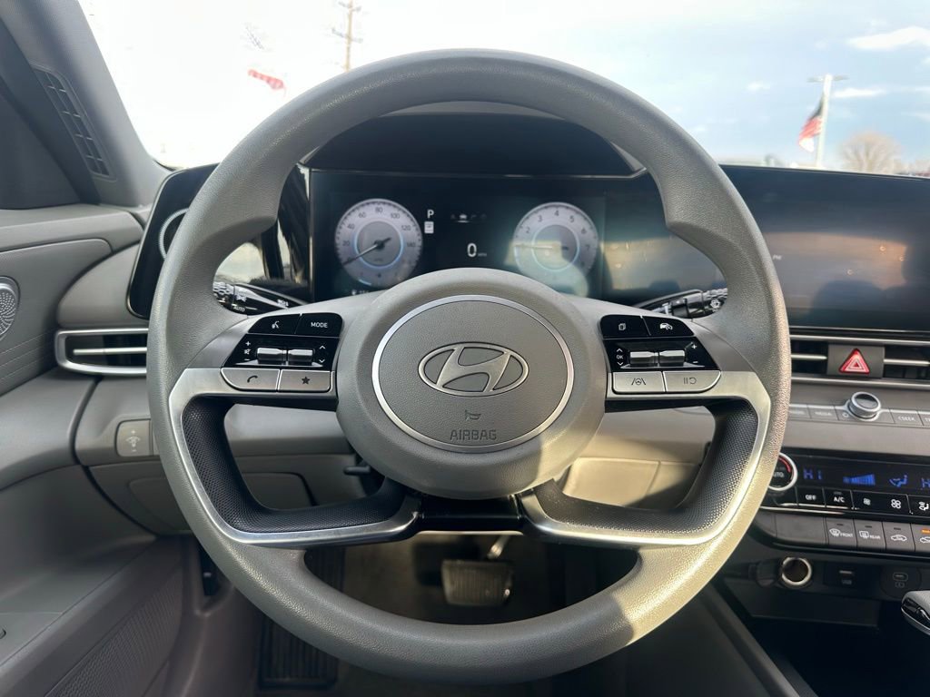Used 2024 Hyundai Elantra SEL image 23