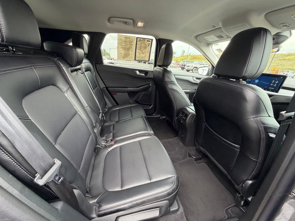 Certified 2025 Ford Escape Platinum AWD/4WD image 47