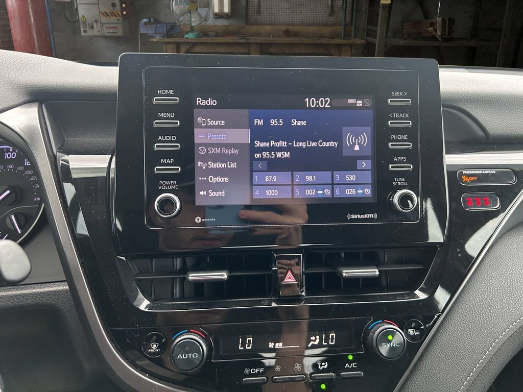 Used 2022 Toyota Camry SE FWD image 23
