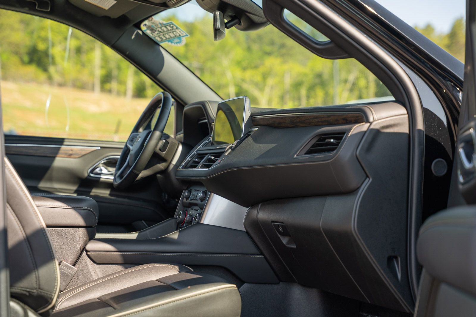 Used 2024 Chevrolet Tahoe Premier AWD/4WD image 14