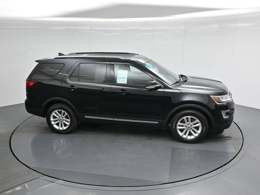 Certified 2017 Ford Explorer XLT image 11