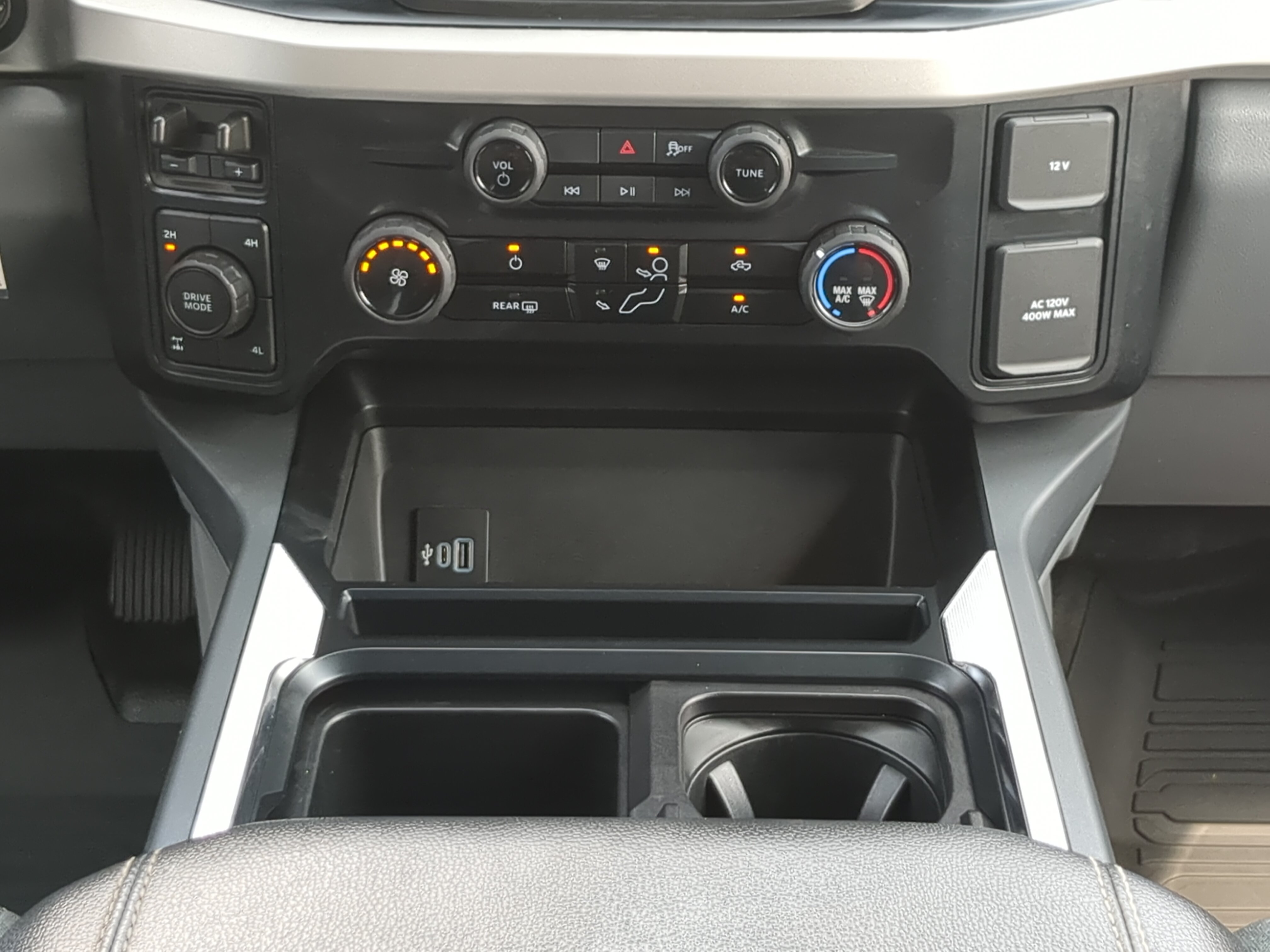Certified 2025 Ford F250 XLT AWD/4WD image 17