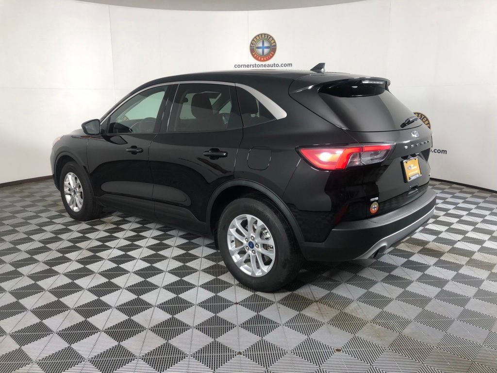 Certified 2022 Ford Escape SE w/ Cold Weather Package AWD/4WD image 18