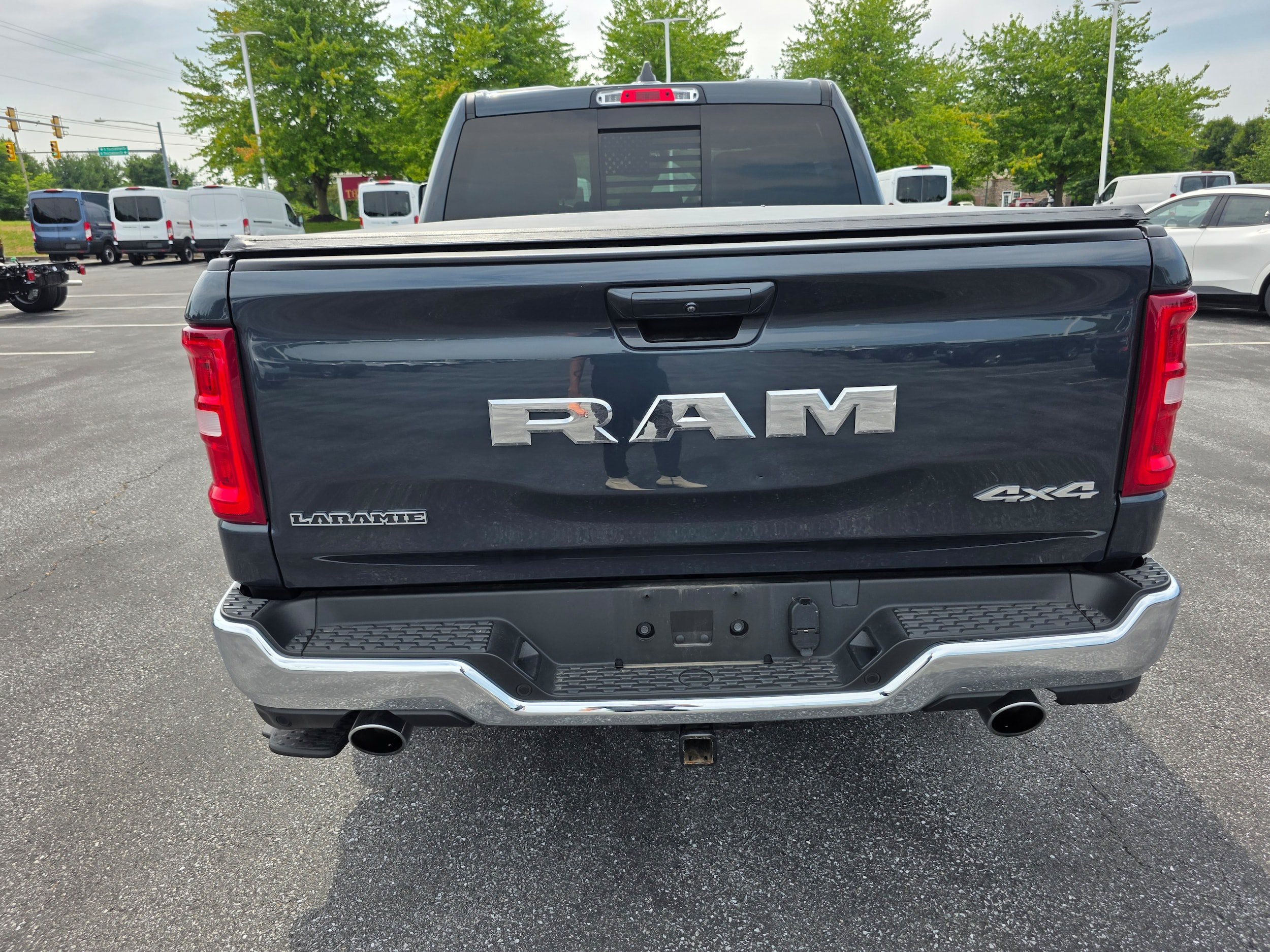 Used 2025 RAM 1500 Laramie AWD/4WD image 4