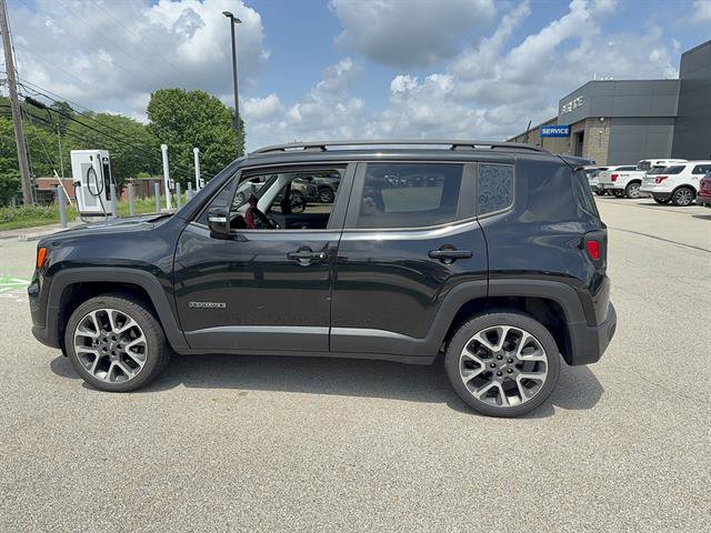 Used 2022 Jeep Renegade Limited w/ Sun, Sound & Wheels Group AWD/4WD image 3