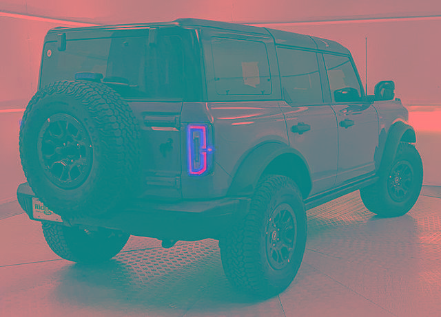 Certified 2025 Ford Bronco Badlands image 3