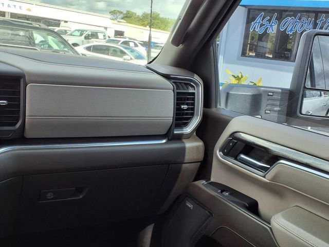 Used 2024 Chevrolet Silverado 3500 LTZ w/ LTZ Convenience Package image 21